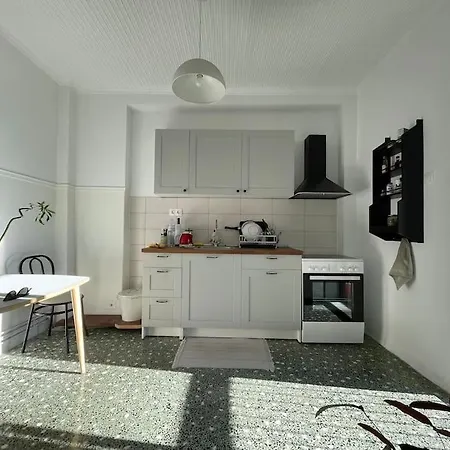 公寓 Comfortable And Elegant Flat In *
